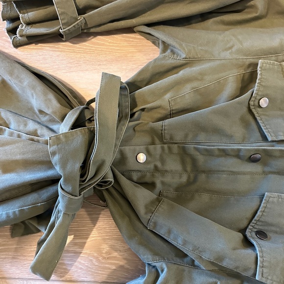 Cute army green belted trench coat - SIZE S - Picture 8 of 8